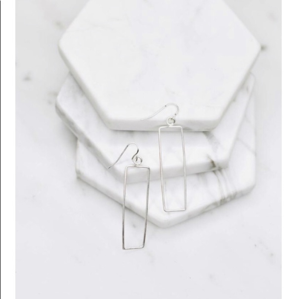 Carissa Lightweight Gold Metal Rectangular Earring - Picture 3 of 4